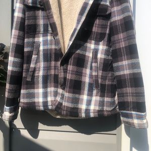 American eagle large plaid lined faux Sherpa jacket